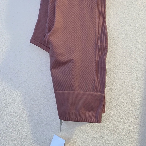 Fabletics seamless ribbed workout set! Top L pants M - Picture 4 of 6